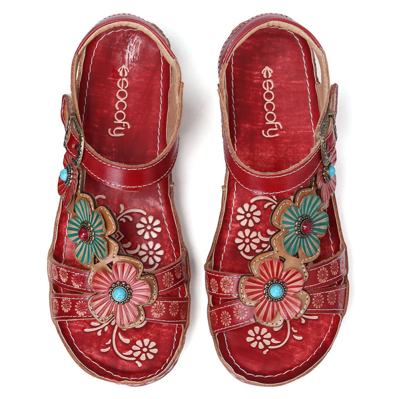 Women Retro Leather Floral Stitching Embossed Buckle Strap Flat Sandals