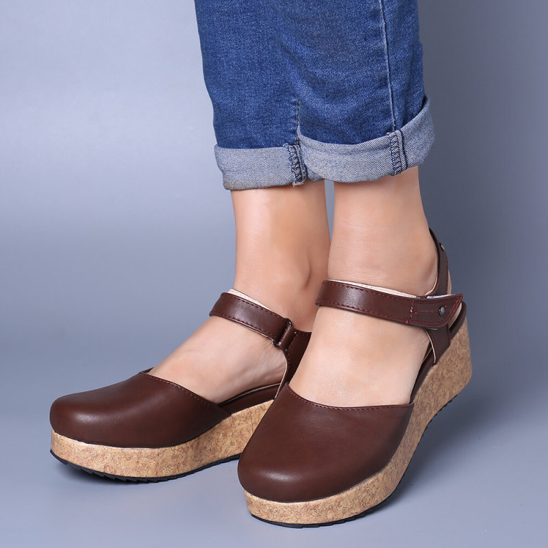 Women Large Size Vintage Closed Toe Hook Loop Platform Sandals