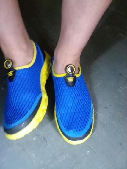  Light flexible shoes